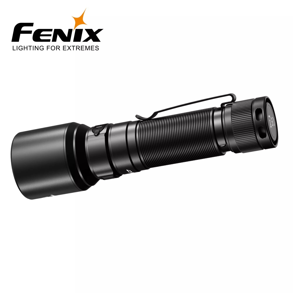 Fenix C7 er en høyytelses oppladbar lommelykt for industrielt vedlikehold og drift. Den magnetiske basen er perfekt for håndfri bruk, for å feste lommelykten til en metalloverflate i nærheten.